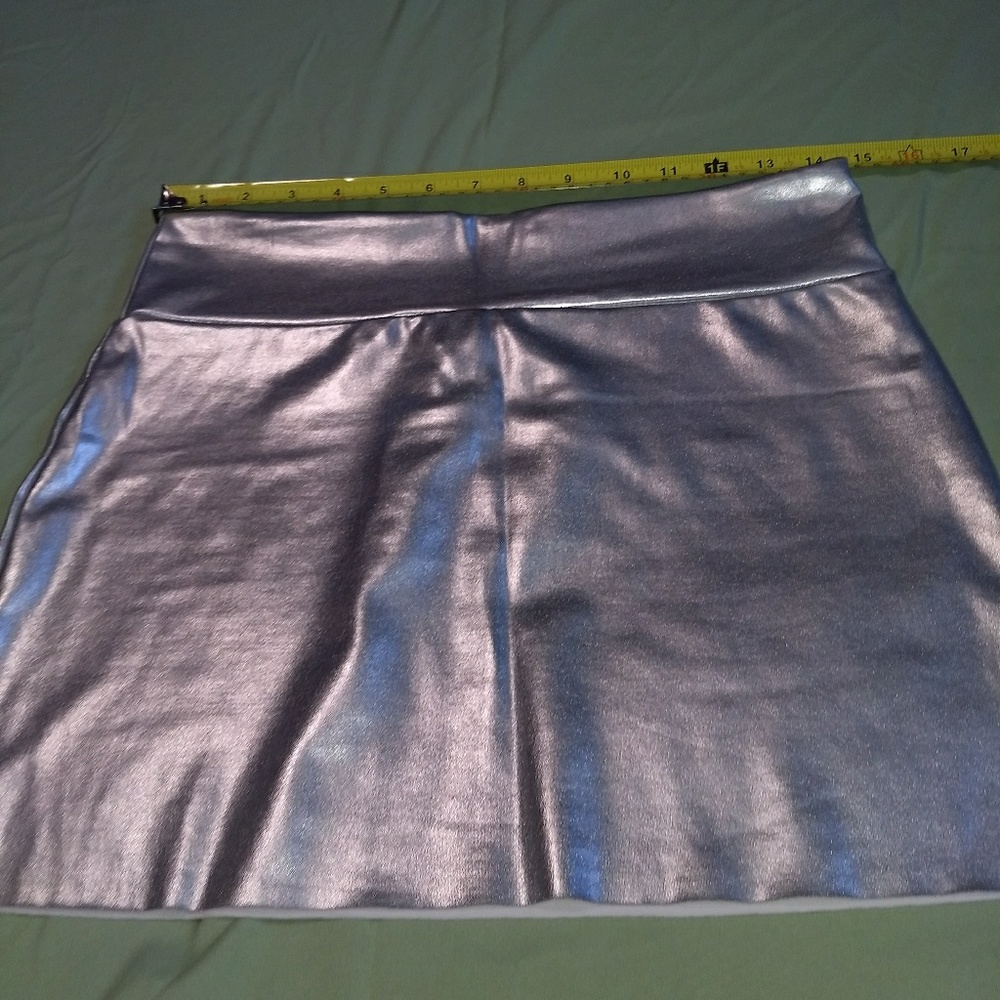 Silver fitted mini skirt!  Vintage Mod Boho